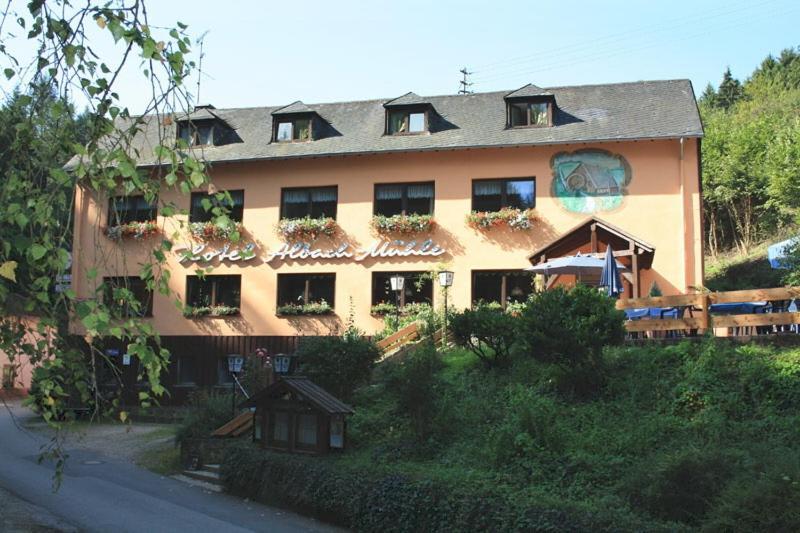 Waldhotel Albachmuehle Mit Albacher Stuben Wasserliesch Екстериор снимка