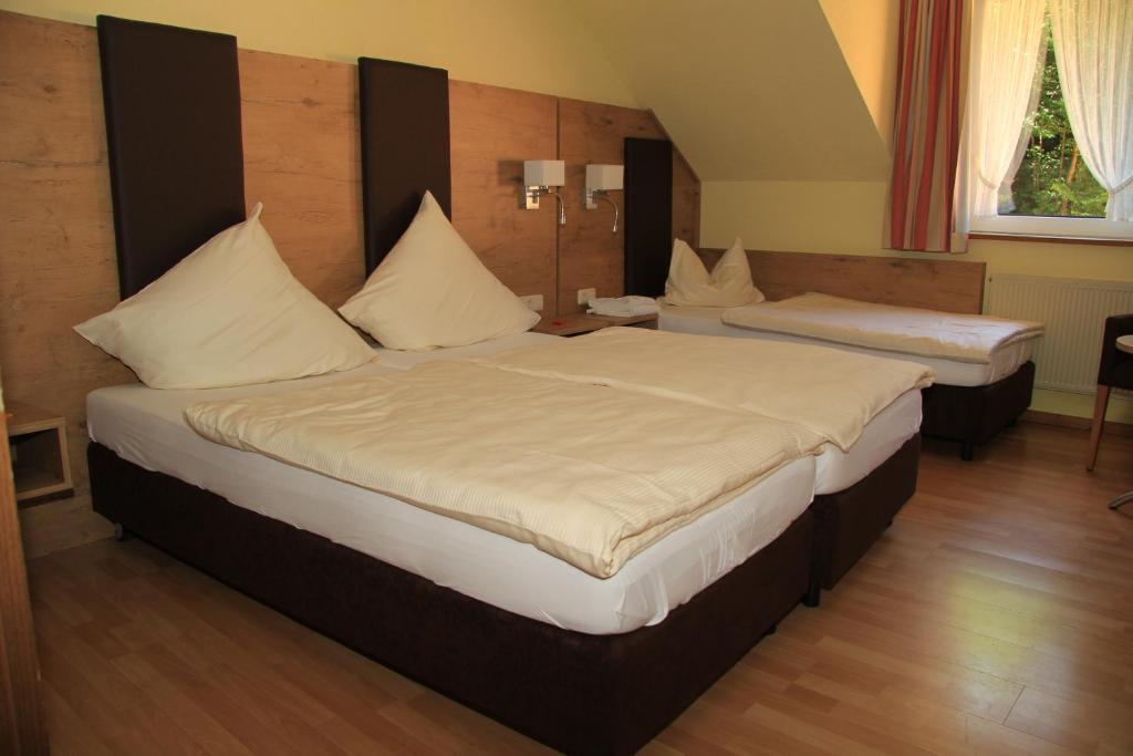 Waldhotel Albachmuehle Mit Albacher Stuben Wasserliesch Стая снимка
